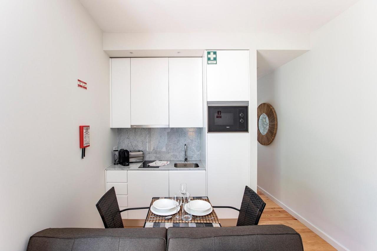 Central Studio W/ Pool, Ac & Patio By Lovelystay OOporto Exteriör bild